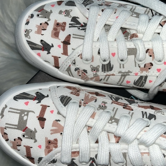 🆕 Cynthia Rowley Multi Dog Print with Hearts White Lace Up Sneakers Puppy Size 8 - Picture 10 of 10